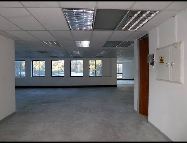 229M² OFFICE TO LET IN FERNDALE